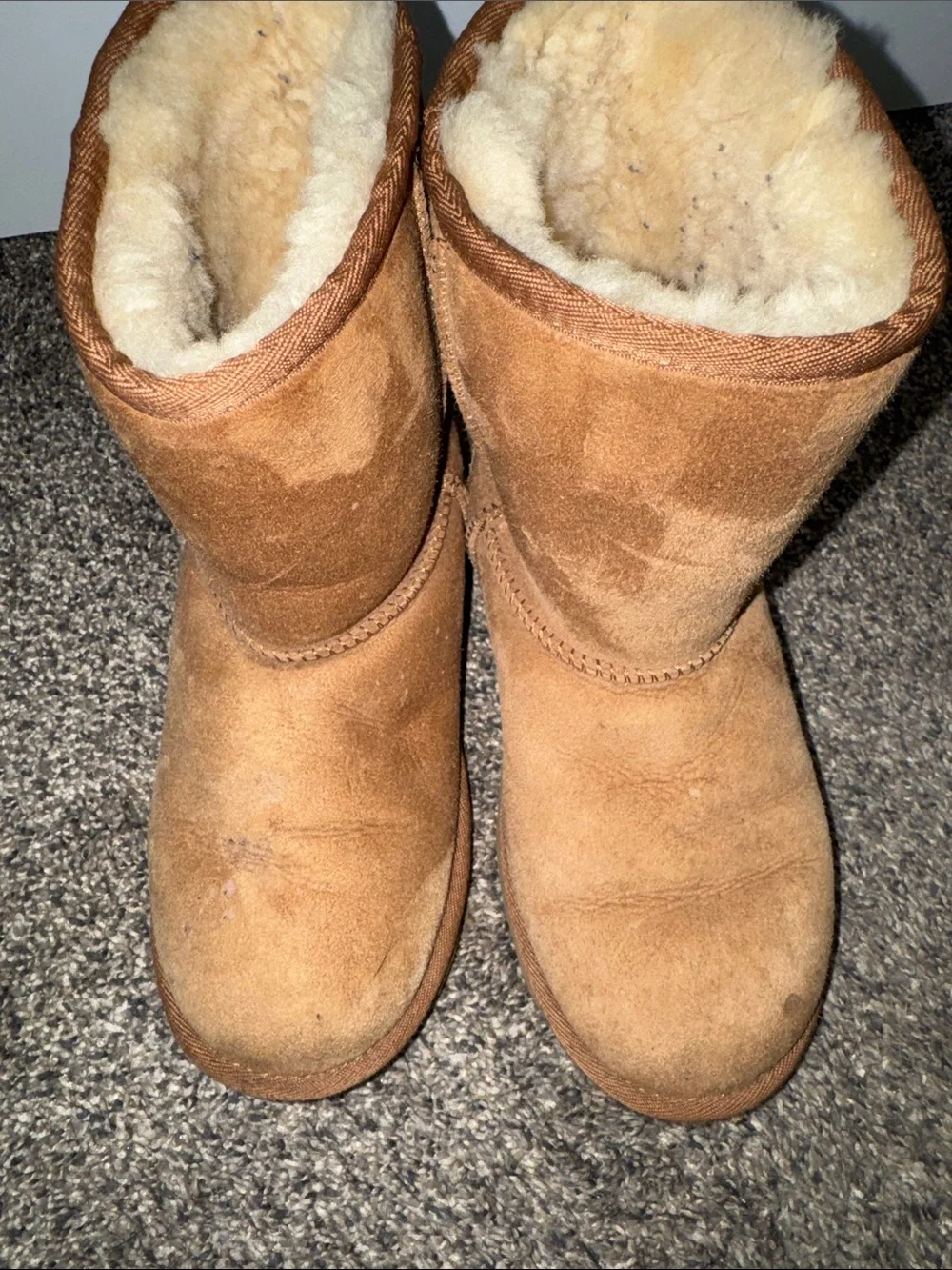 UGG Chestnut Suede Short Shearling Boots Sz 4